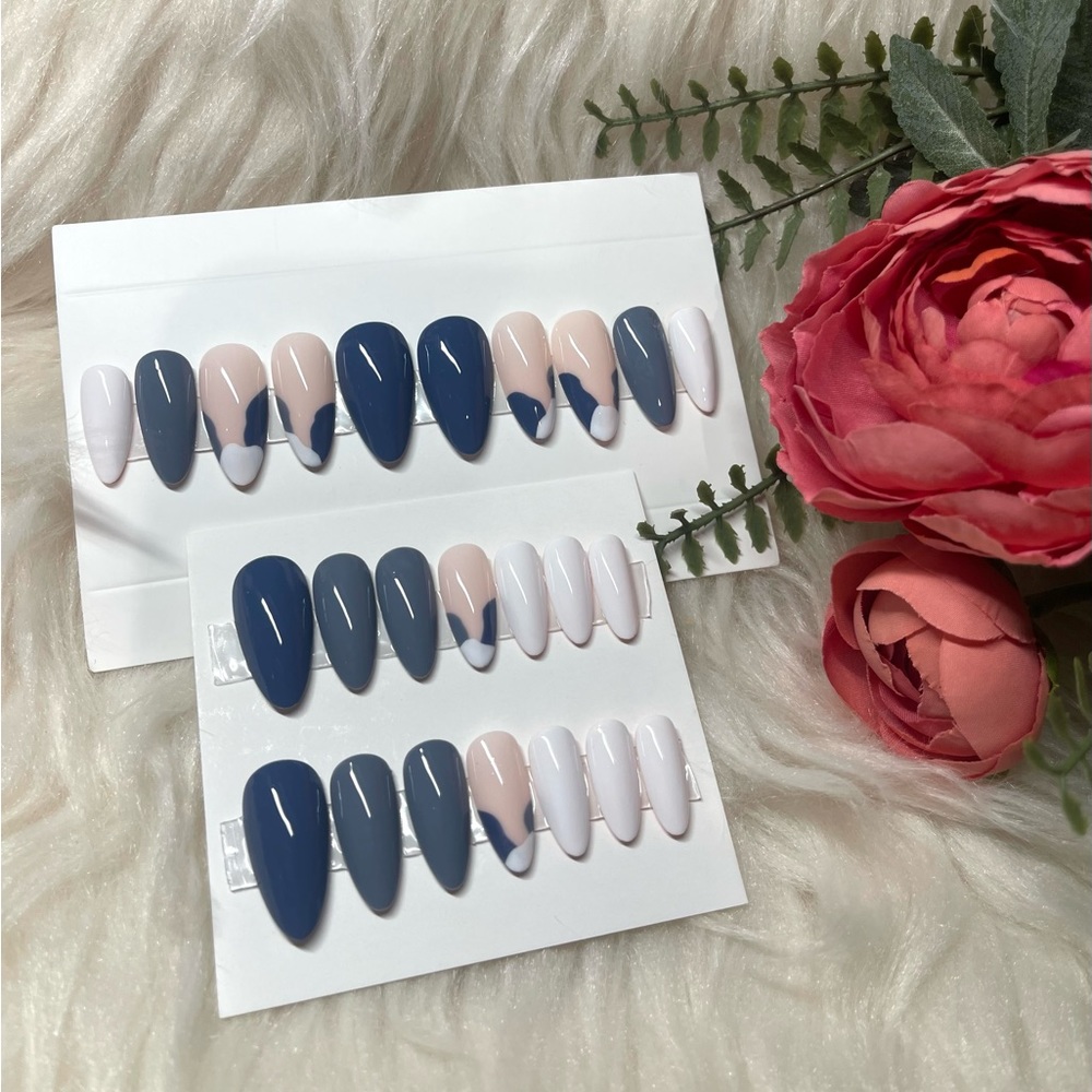 SALE!!!🚨🚨🚨Handmade Press on nails. 24 pack- 12 sizes 0-11.